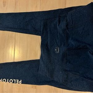 Peloton Beyond Yoga Sports Bra legging set medium small